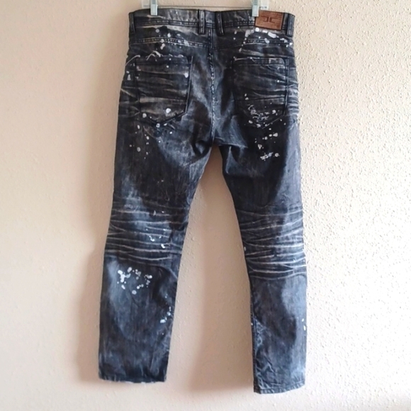 JORDAN Craig Legacy Edition Jeans. - Picture 3 of 7
